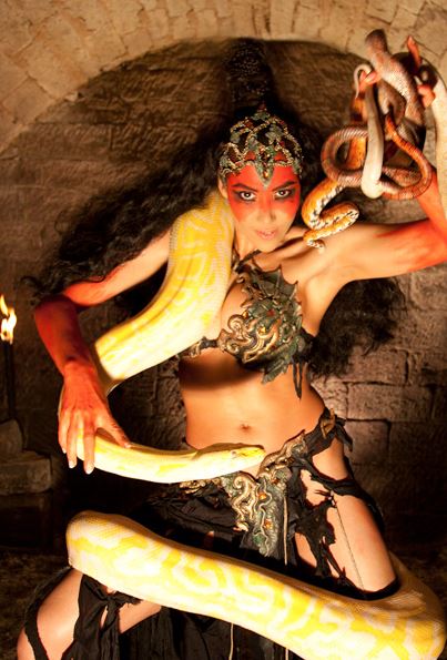 WUNDERLAND Entertainment - CARA - Feuer- und Schlangenshow