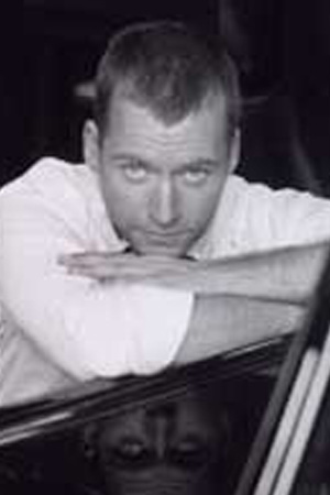  WUNDERLAND Pianist Sam White