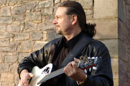 WUNDERLAND Gitarrist Mike