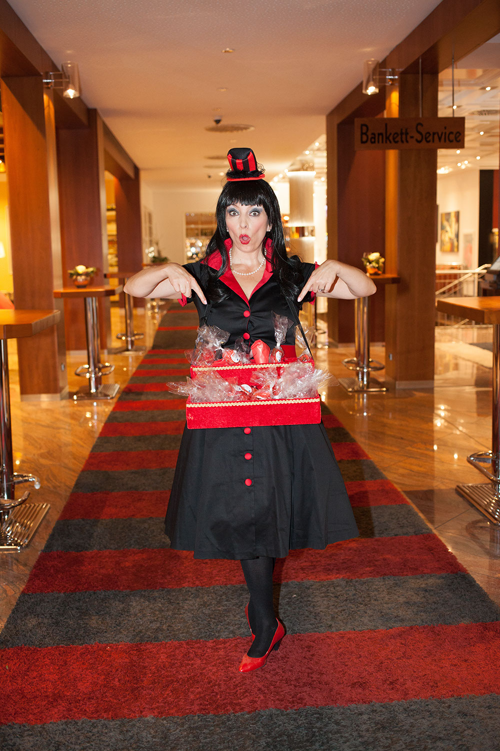 WUNDERLAND Entertainment - Walk Acts DAS Candy Girl