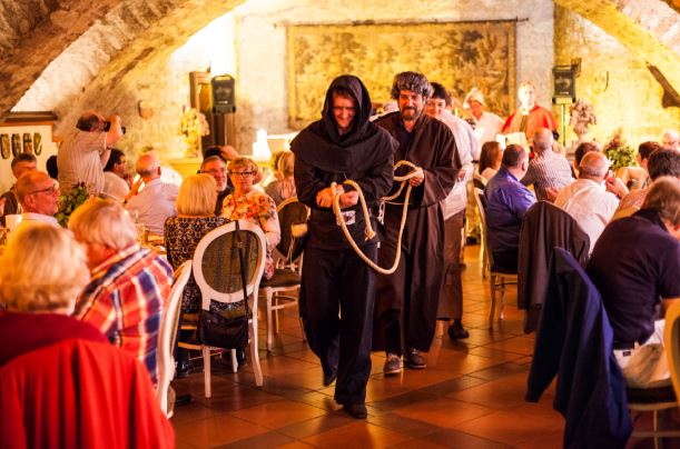 WUNDERLAND Erlebnisabende - DAS Fuldaer Mnchs-Dinner